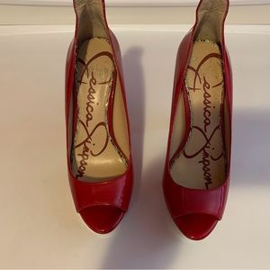 Shoes doesn’t come with the original box.